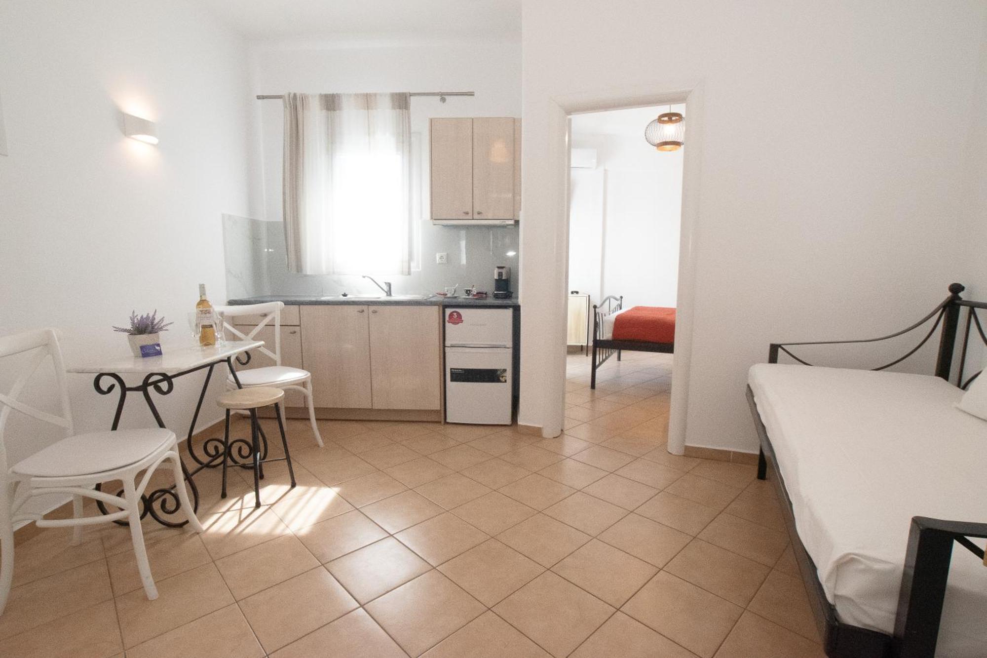 Celeste Apartments Ornos  Eksteriør billede